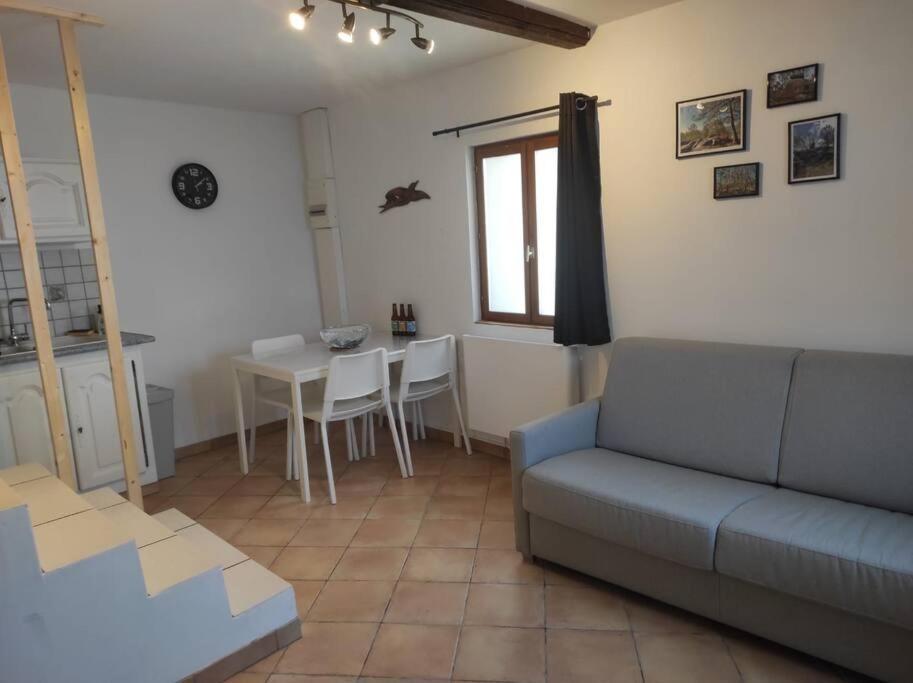 Gite Les Petites Bruyeres Veneux-les-Sablons Exterior foto